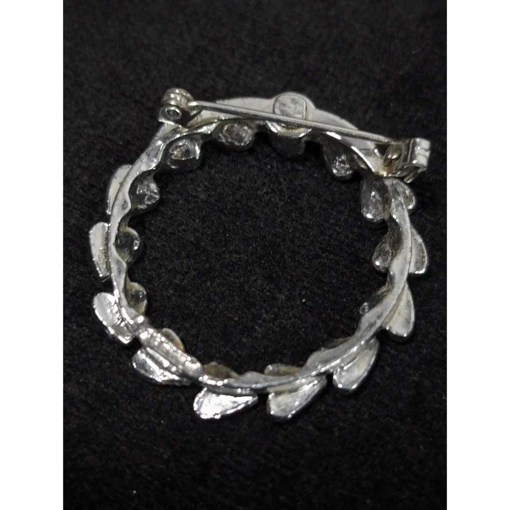 Vintage‎ Gerrys Silver Tone Heart Wreath Round Pin Brooch